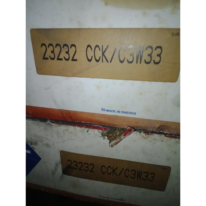 23232 CCK/C3W33 SKF Cuscinetto orientabile a rulli con foro conico e predisposizioni per la rilubrificazione